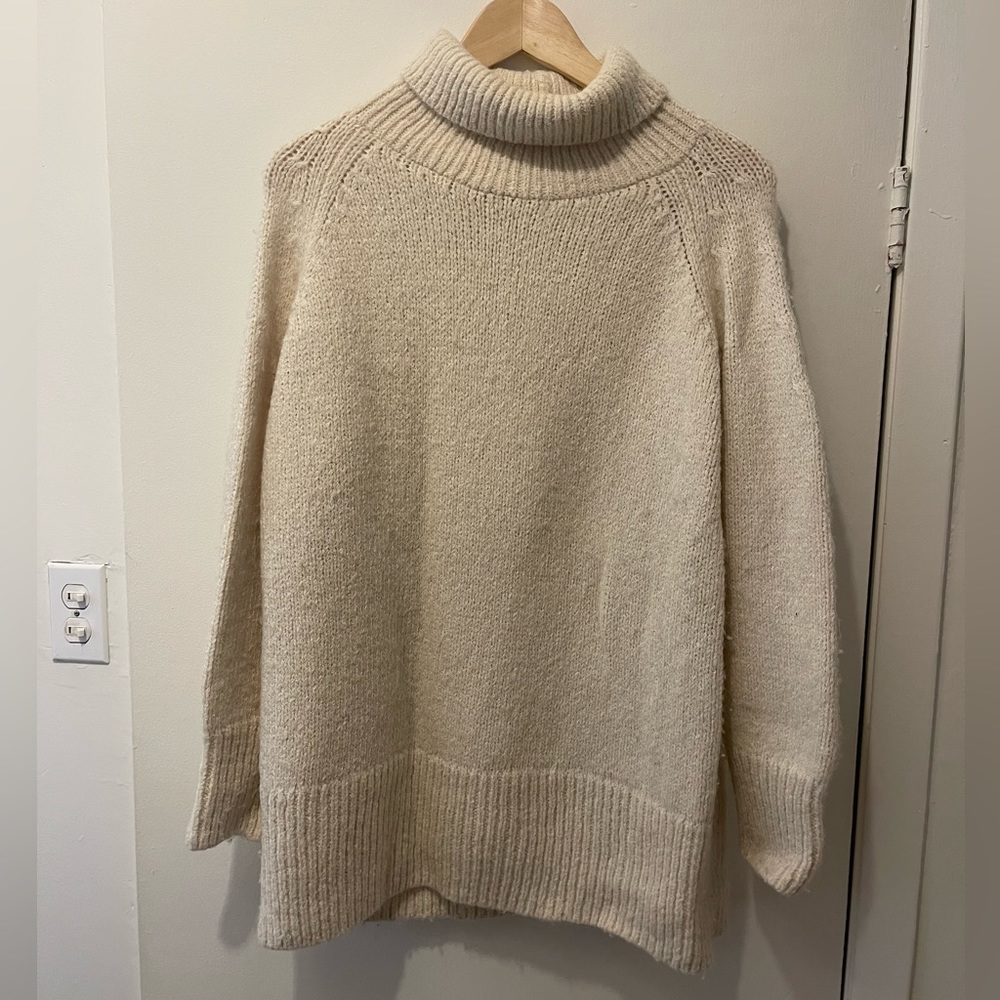 ARITZIA ALPACA SWEATER